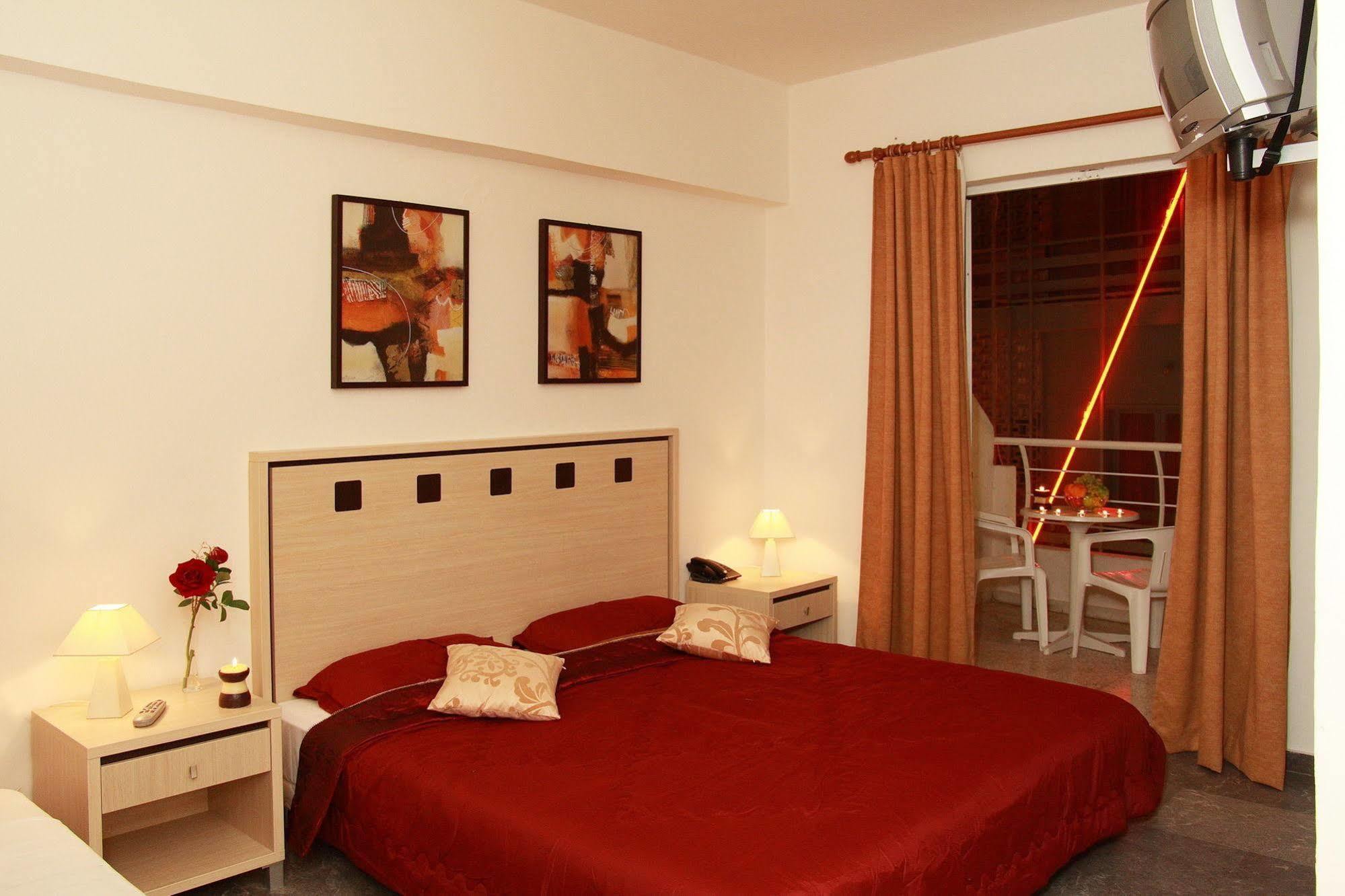 Nancy Hotel Hersónissos Extérieur photo